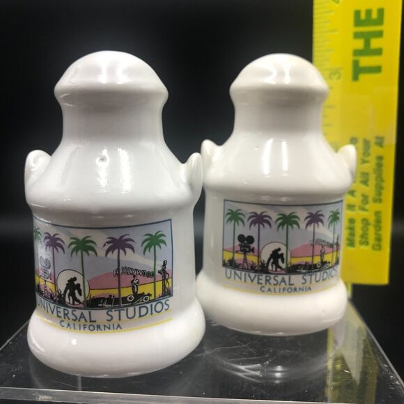 California Universal Studios Hollywood Souvenir Salt and Pepper Shakers - Picture 1 of 8